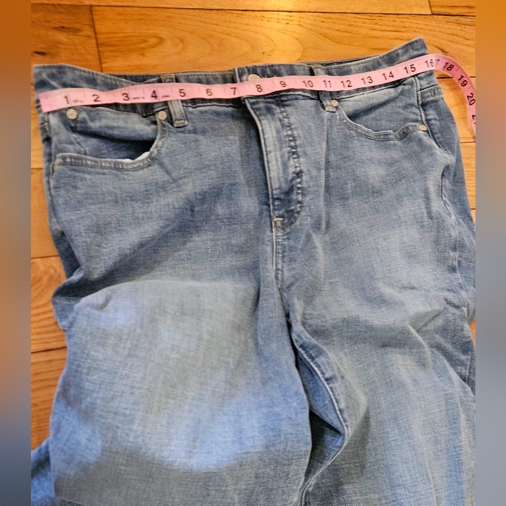 American Eagle Outfitters Light Blue Distressed Skinny Jeans Size 8 Short - Picture 2 of 8